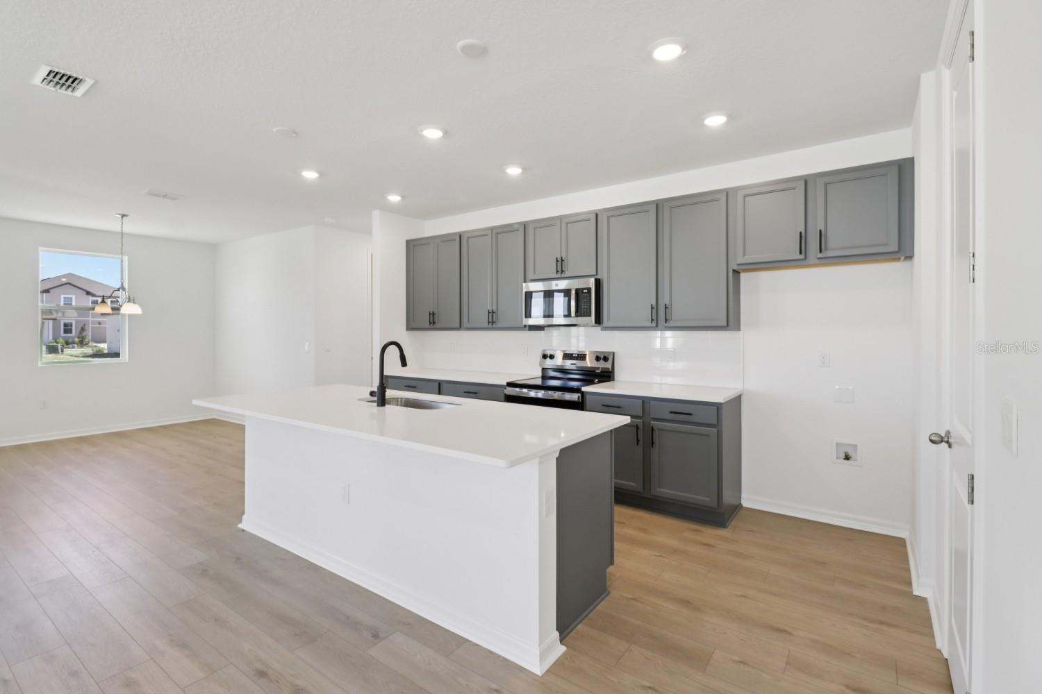 Image 17 of 37 For 30162 Rustic Mill Street