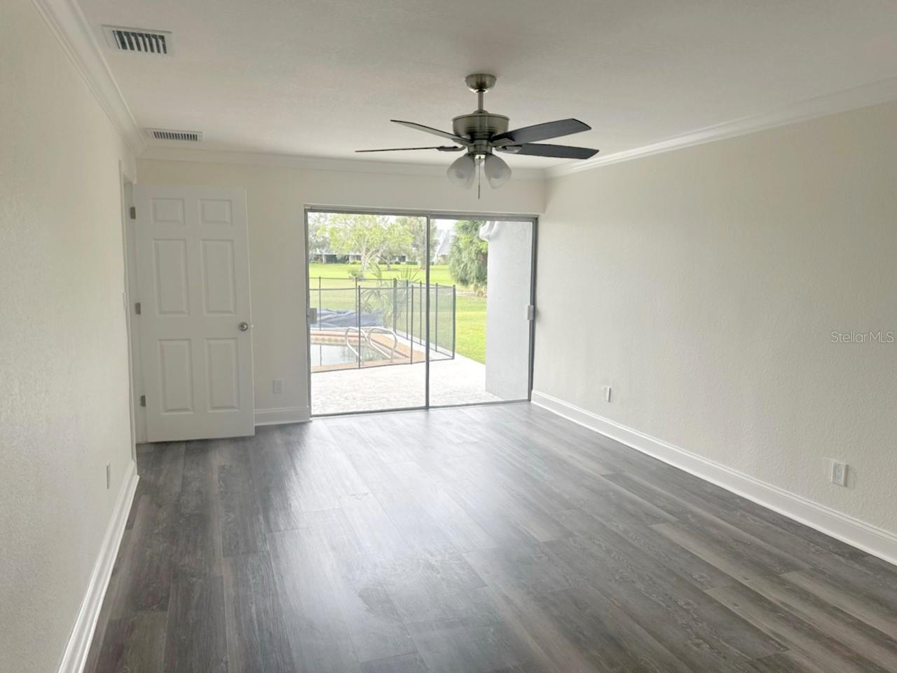 Image 18 of 40 For 7012 Greenbrier Drive