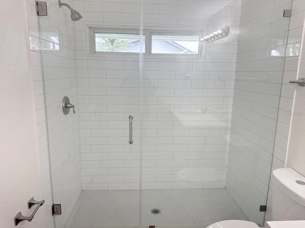 Image 21 of 40 For 7012 Greenbrier Drive