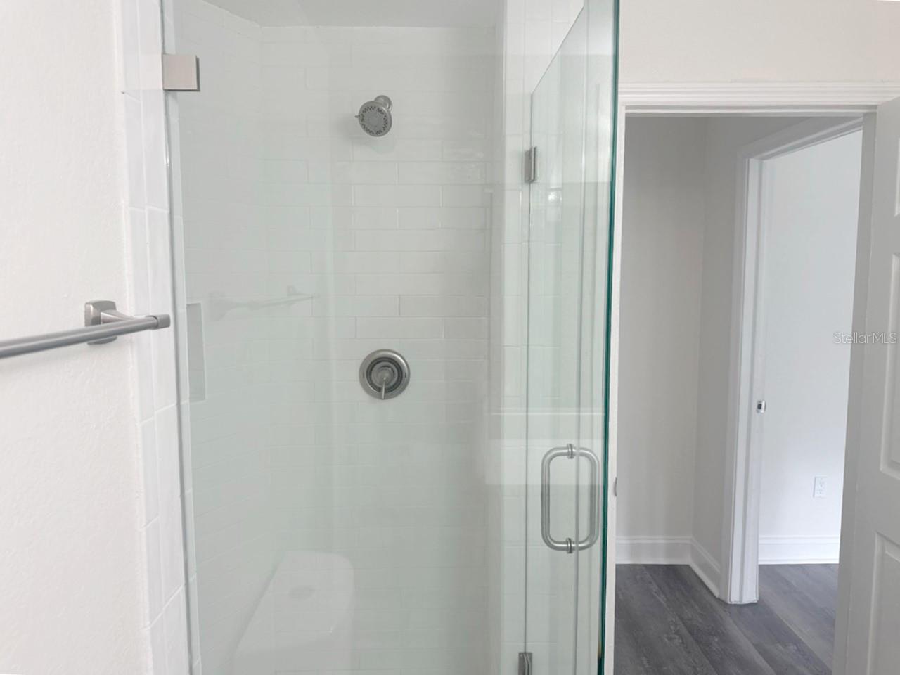 Image 25 of 40 For 7012 Greenbrier Drive