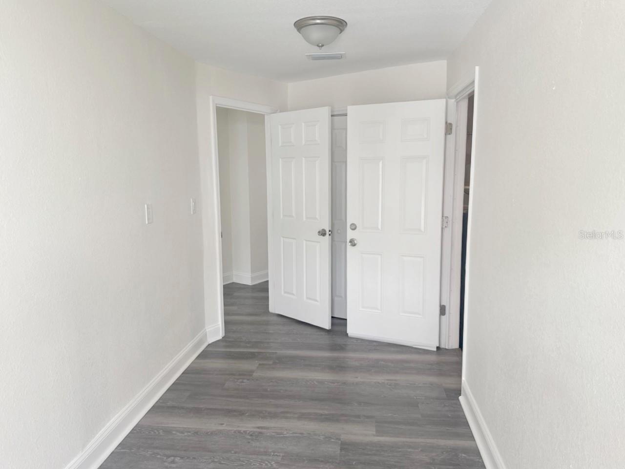 Image 38 of 40 For 7012 Greenbrier Drive