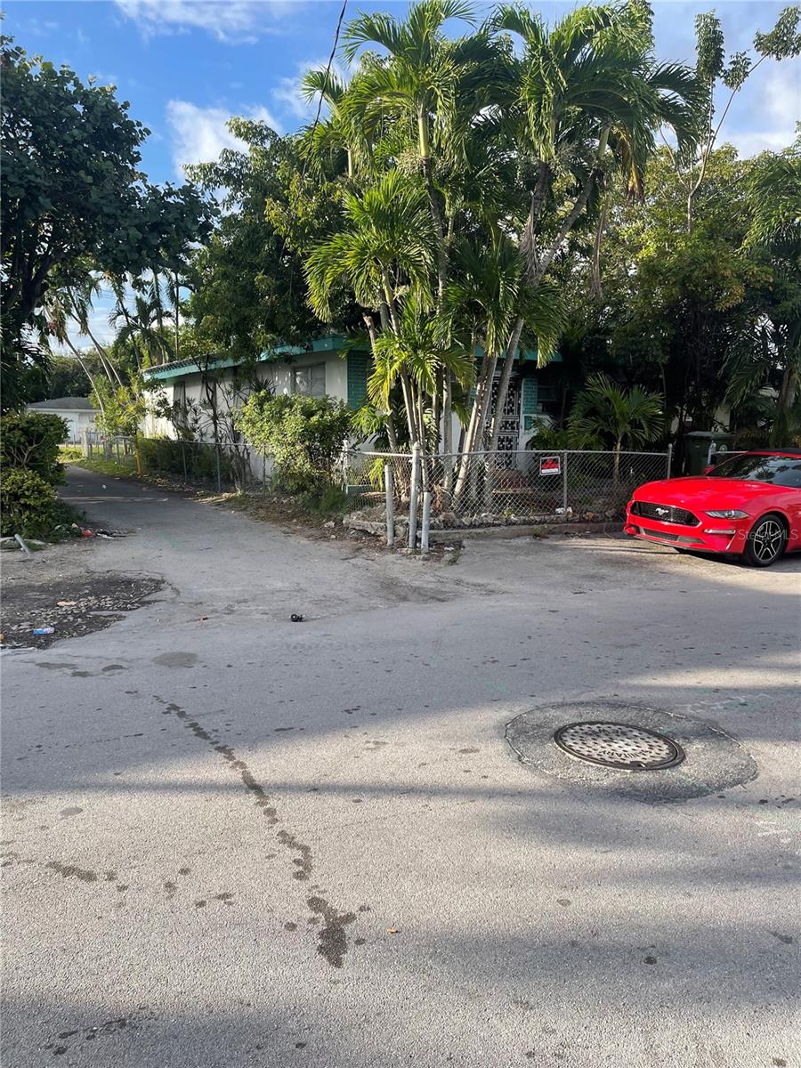 Image 11 of 58 For 1510 70th Street