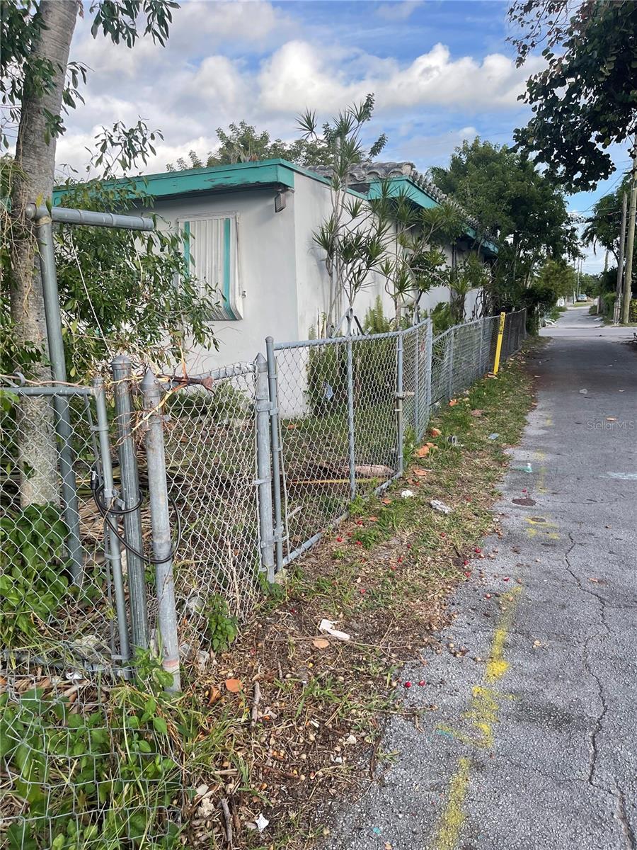 Image 12 of 58 For 1510 70th Street