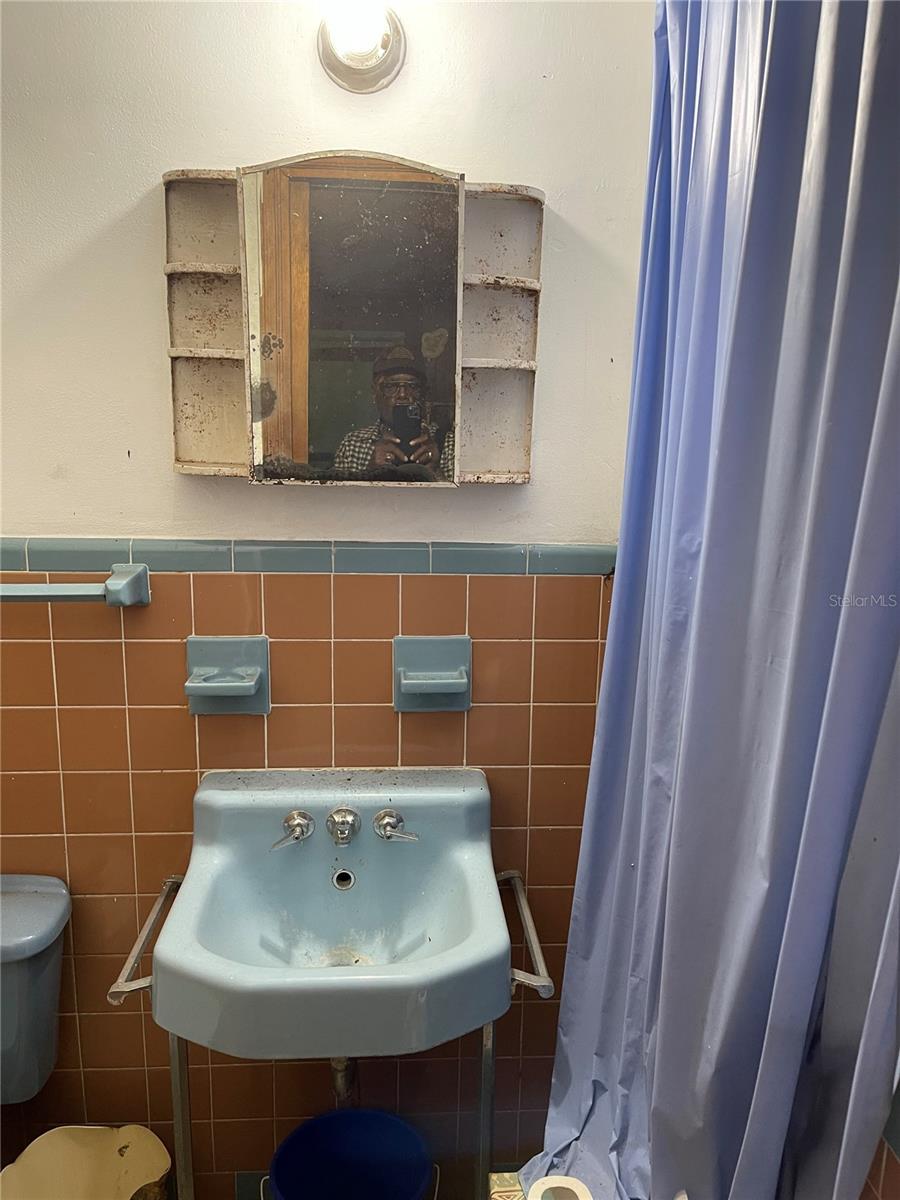 Image 19 of 58 For 1510 70th Street