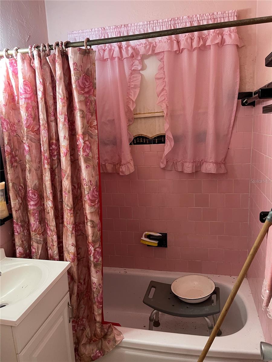 Image 31 of 58 For 1510 70th Street