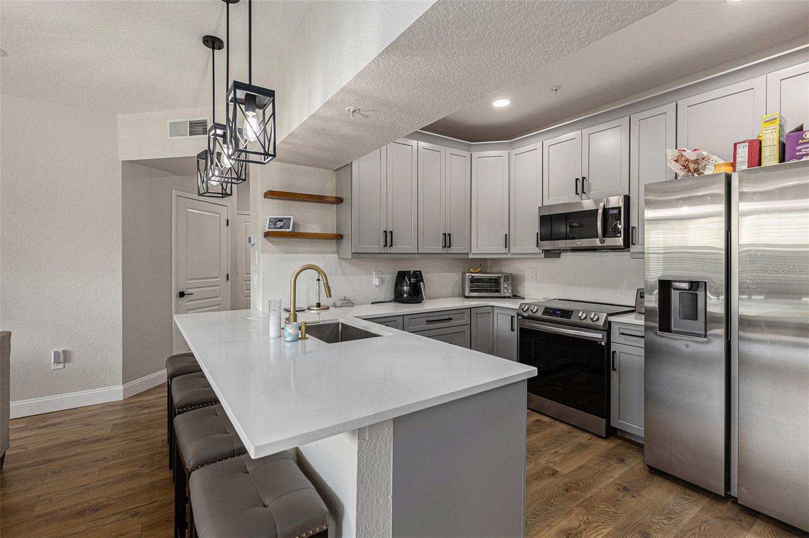 Image 9 of 27 For 5125 Palm Springs Boulevard 9202