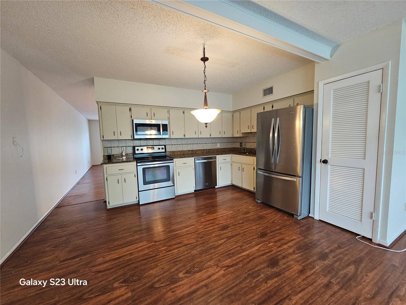 Image 12 of 25 For 2263 Americus Boulevard E 25