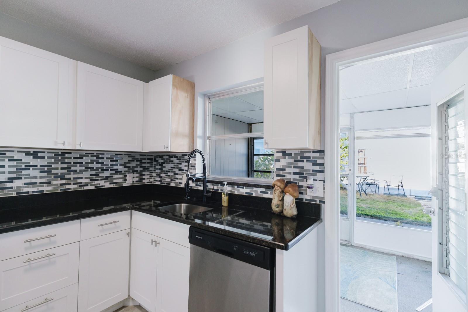 Image 14 of 54 For 9905 Dahlia Street N 27