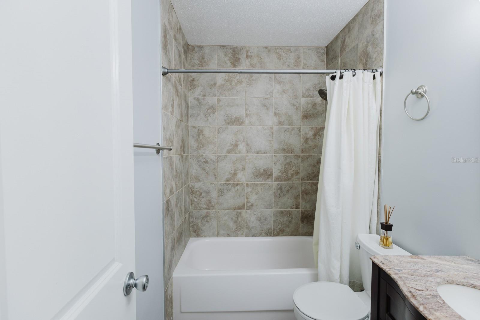 Image 28 of 54 For 9905 Dahlia Street N 27