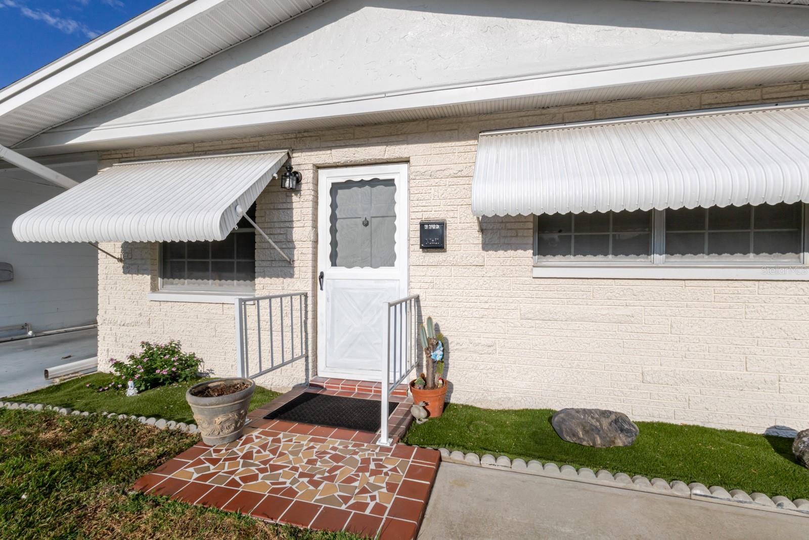 Image 47 of 54 For 9905 Dahlia Street N 27