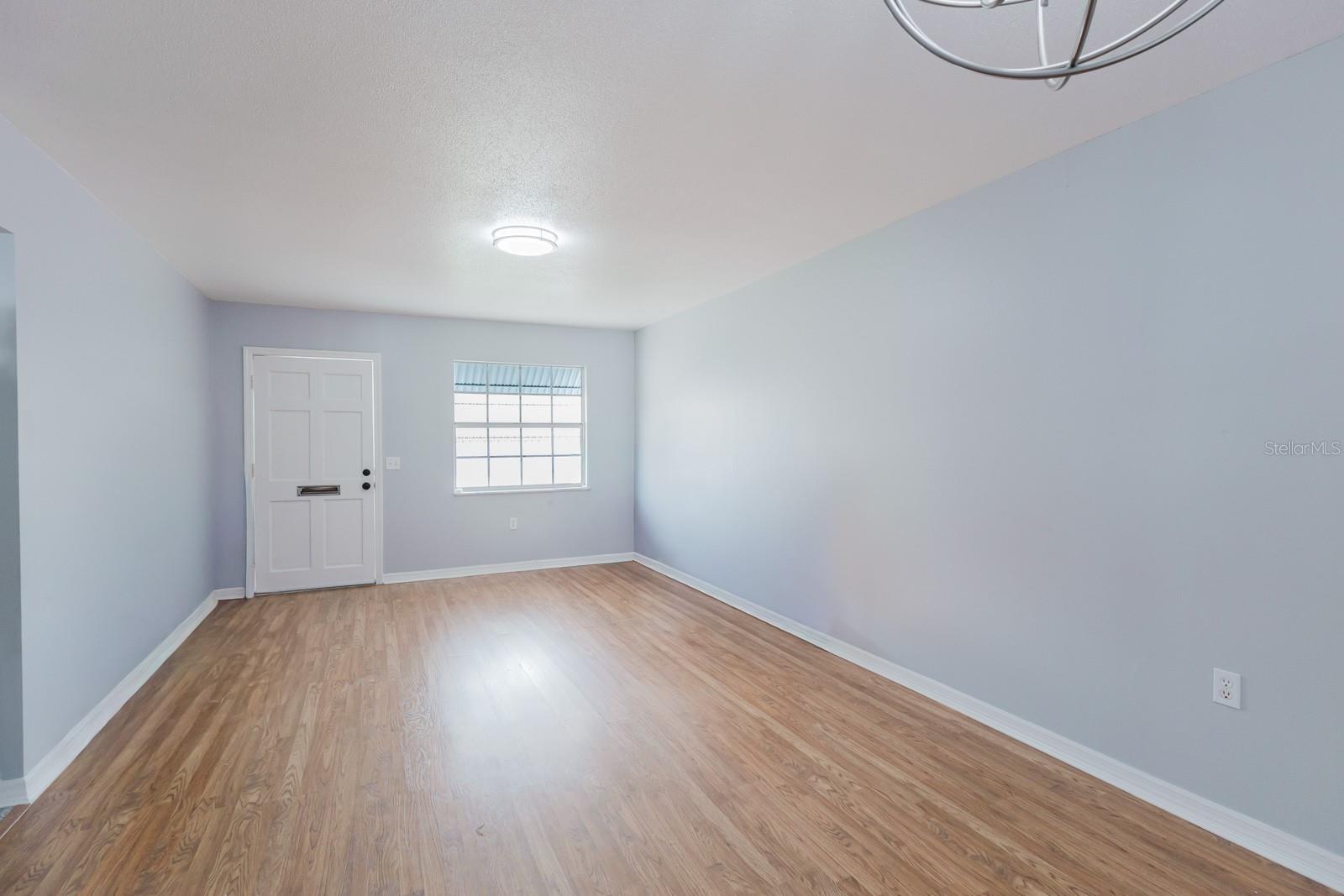 Image 8 of 54 For 9905 Dahlia Street N 27