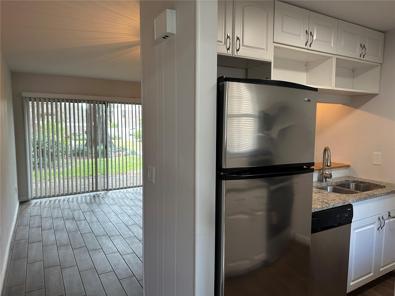 Image 2 of 17 For 10453 Carrollbrook Circle 122