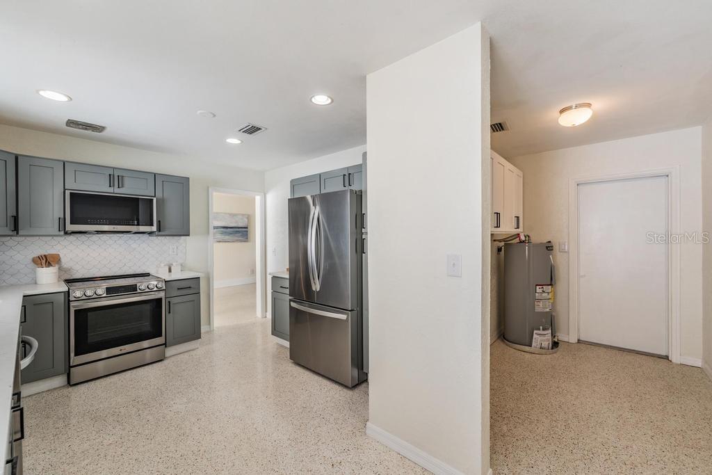 Image 12 of 40 For 11305 5th Street E