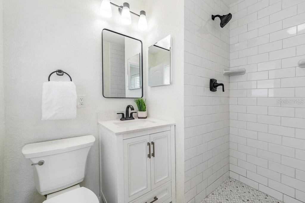 Image 16 of 40 For 11305 5th Street E