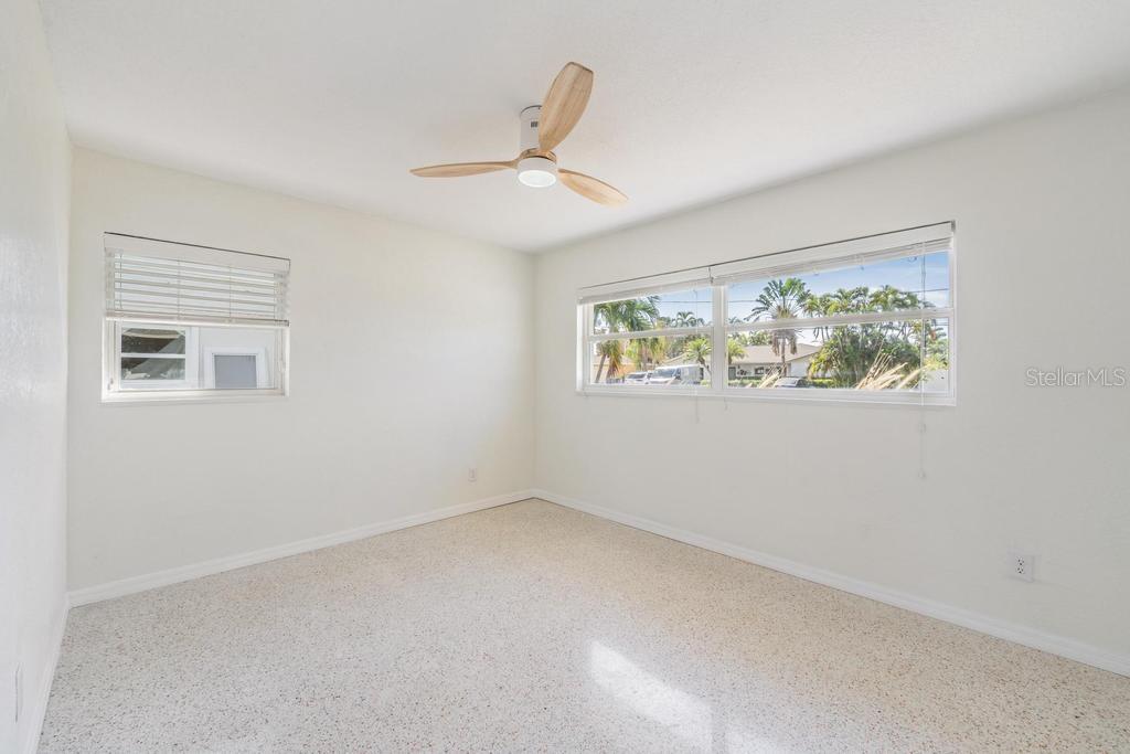 Image 19 of 40 For 11305 5th Street E