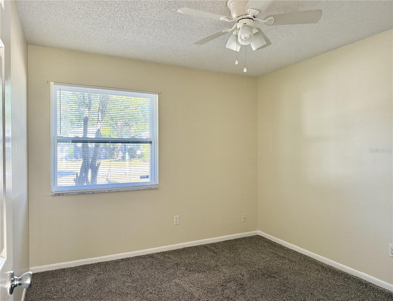 Image 21 of 31 For 5001 Whiteway Drive