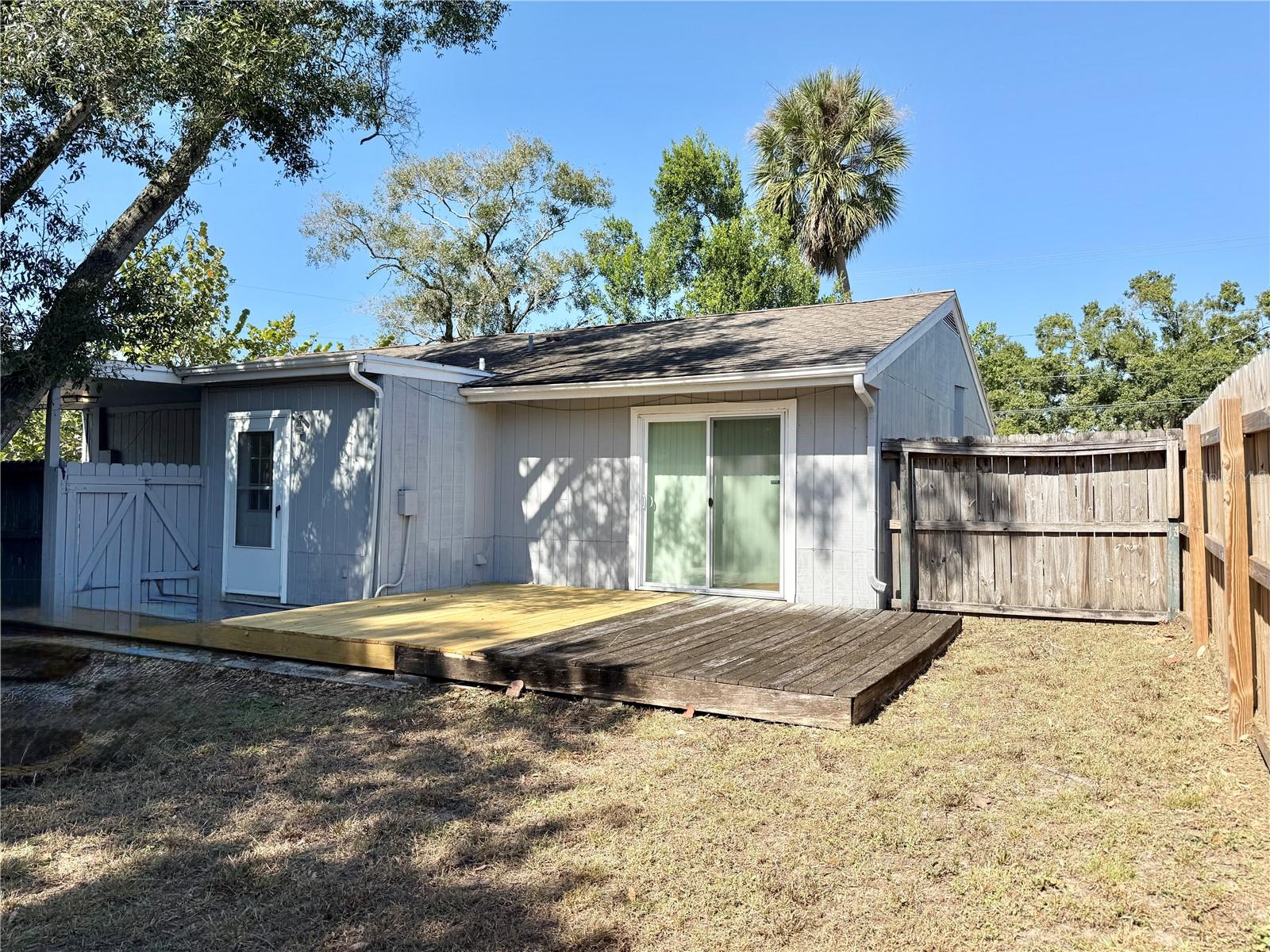 Image 24 of 31 For 5001 Whiteway Drive