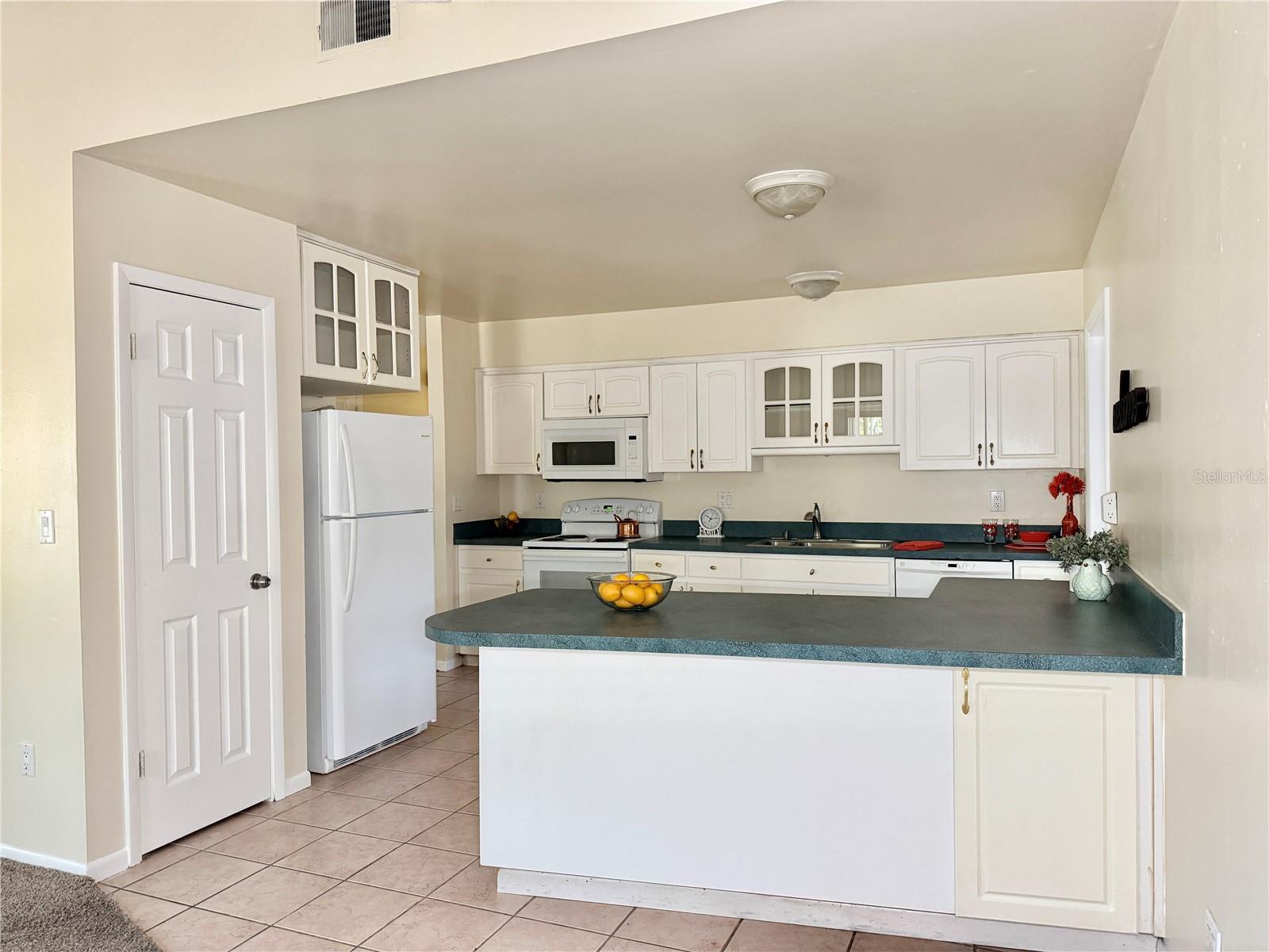 Image 9 of 31 For 5001 Whiteway Drive