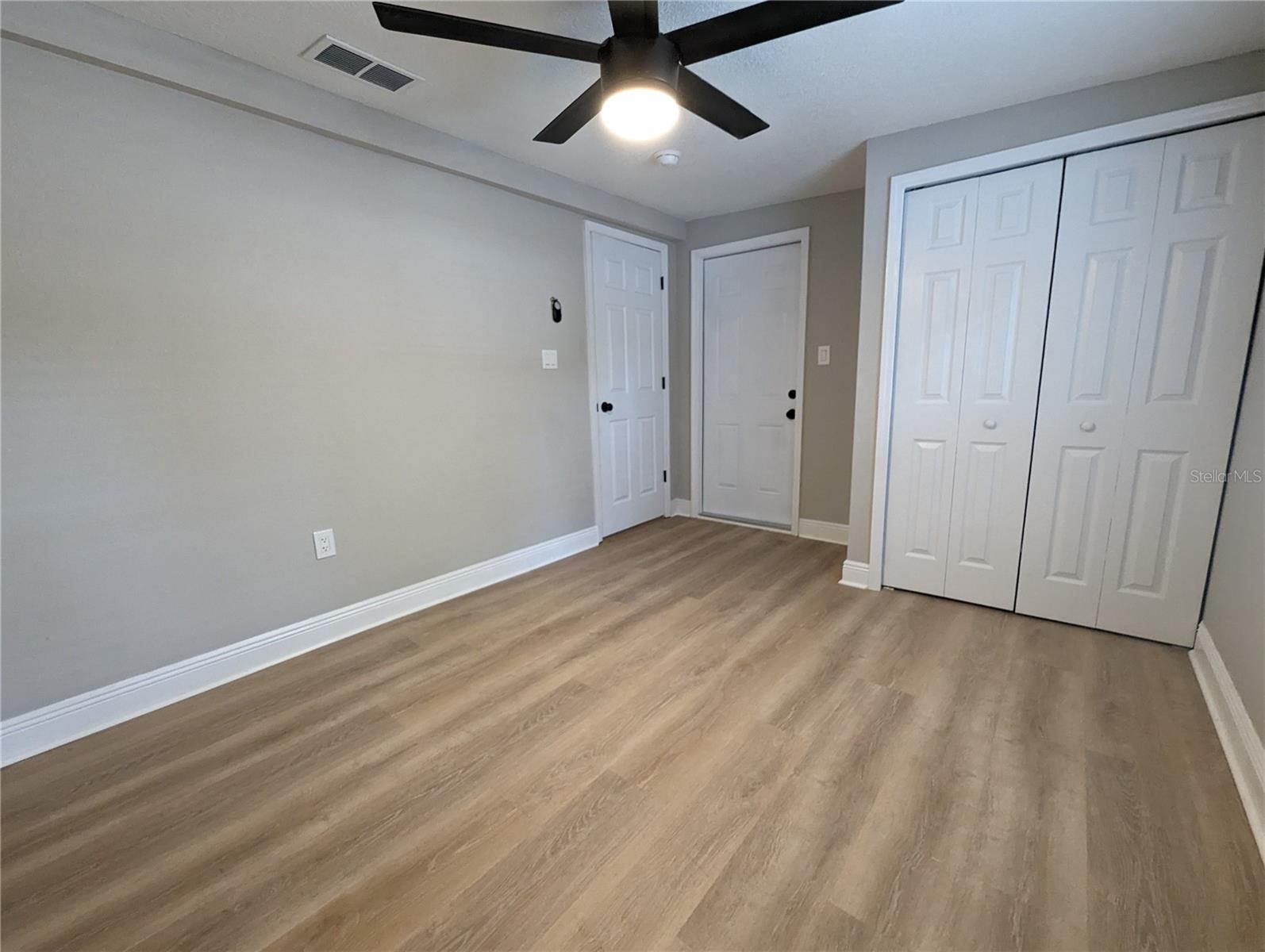 Listing photo id 14 for 8408 20th Street