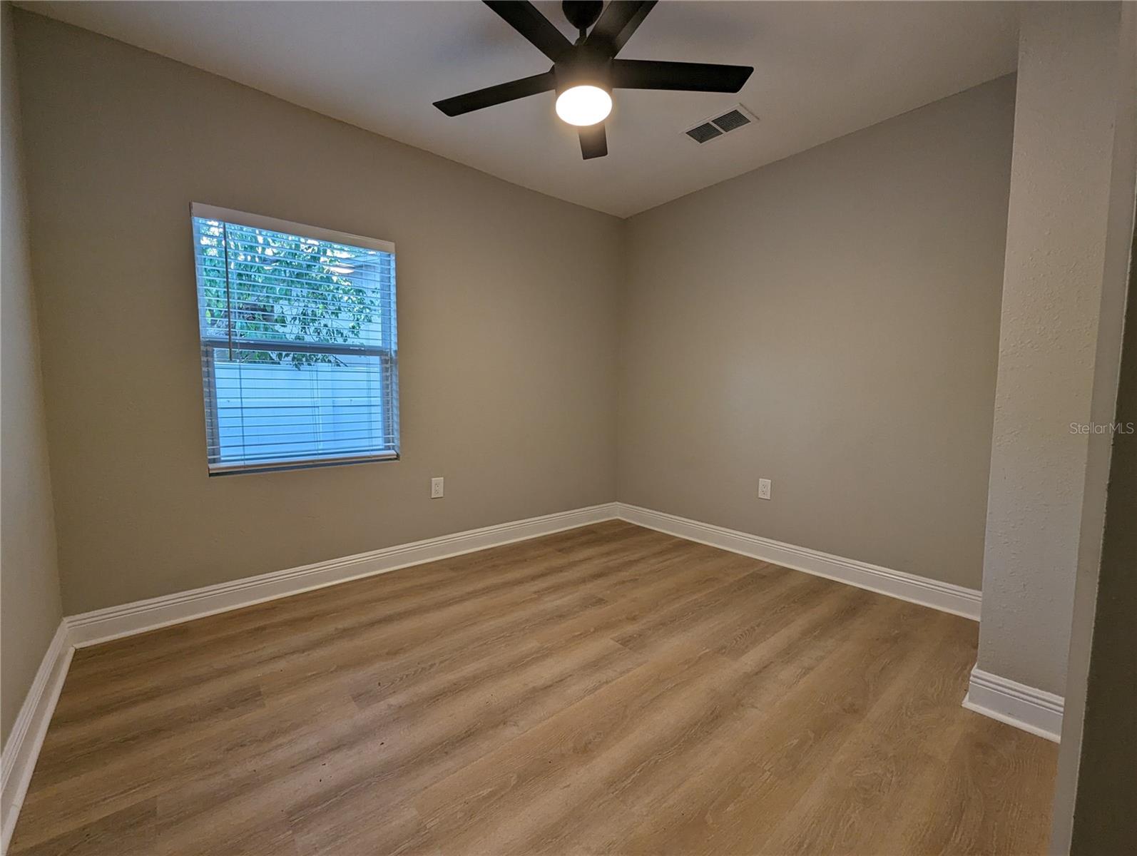 Listing photo id 16 for 8408 20th Street