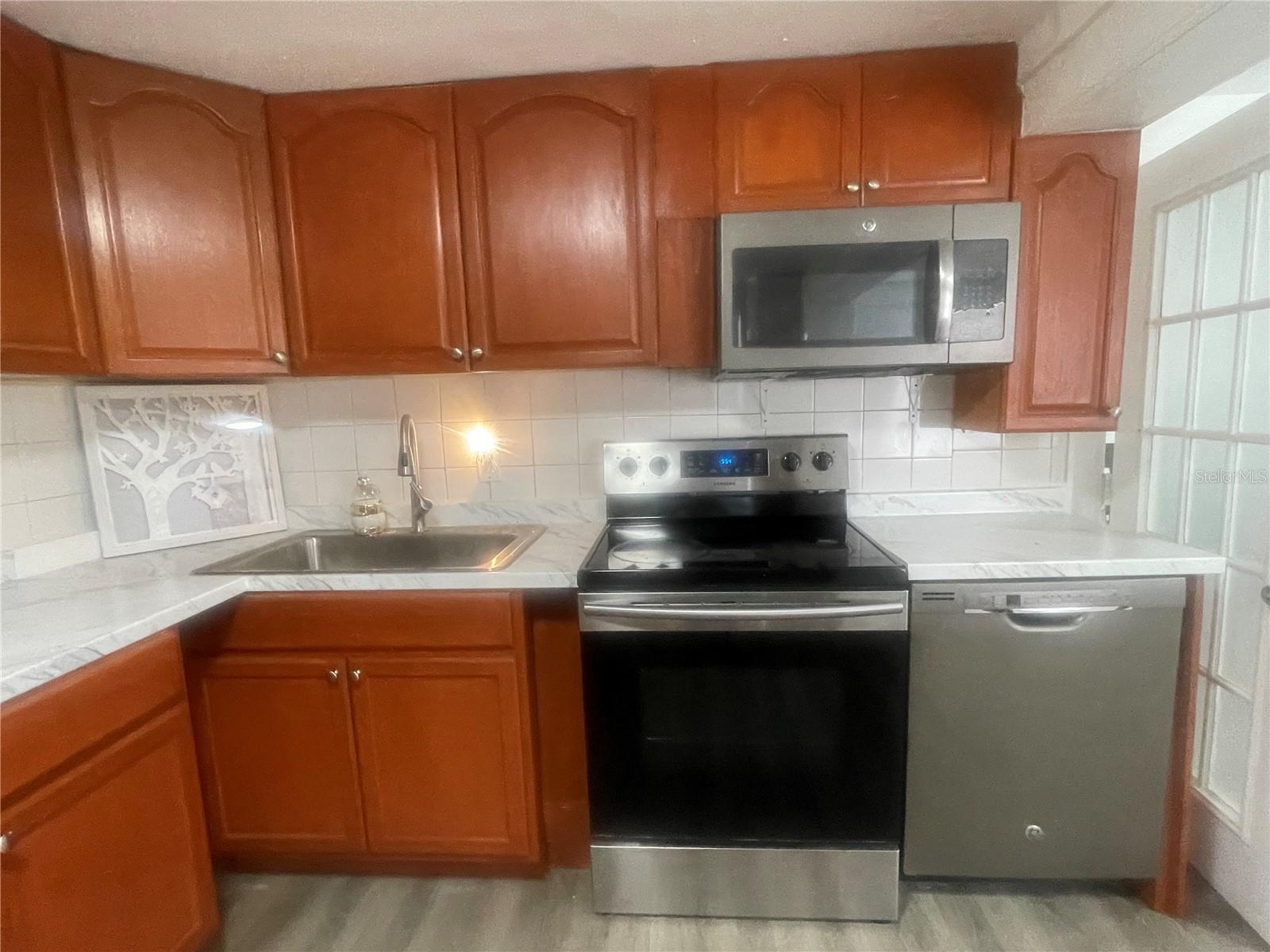 Image 12 of 50 For 3950 45th Avenue N