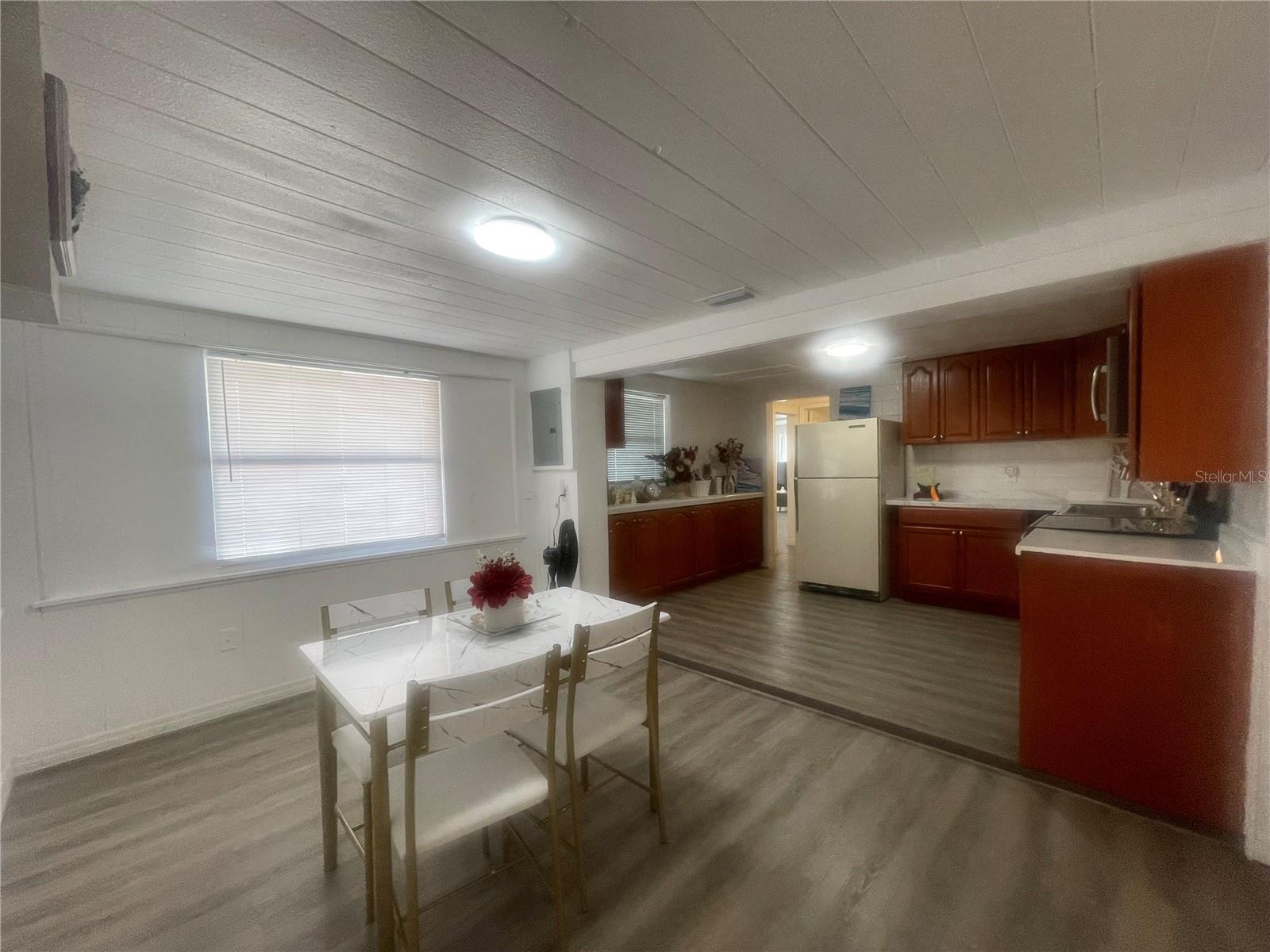 Image 16 of 50 For 3950 45th Avenue N