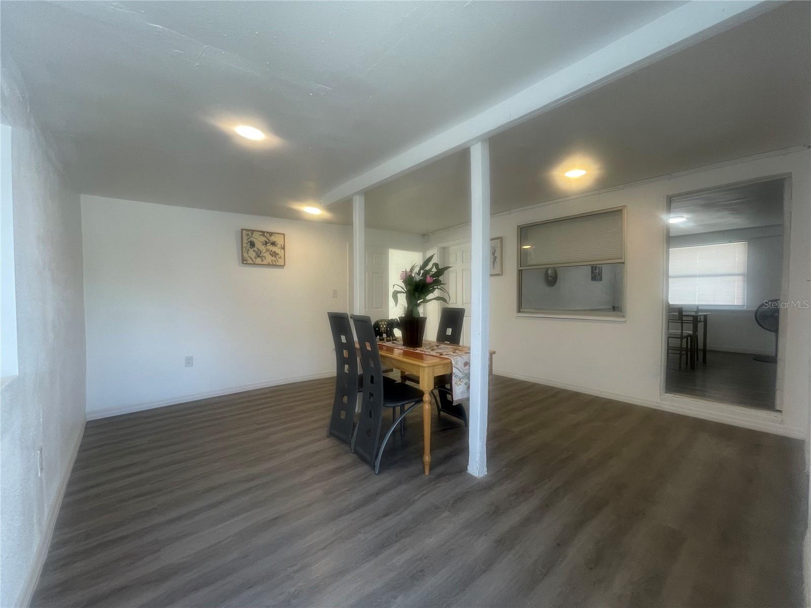 Image 21 of 50 For 3950 45th Avenue N