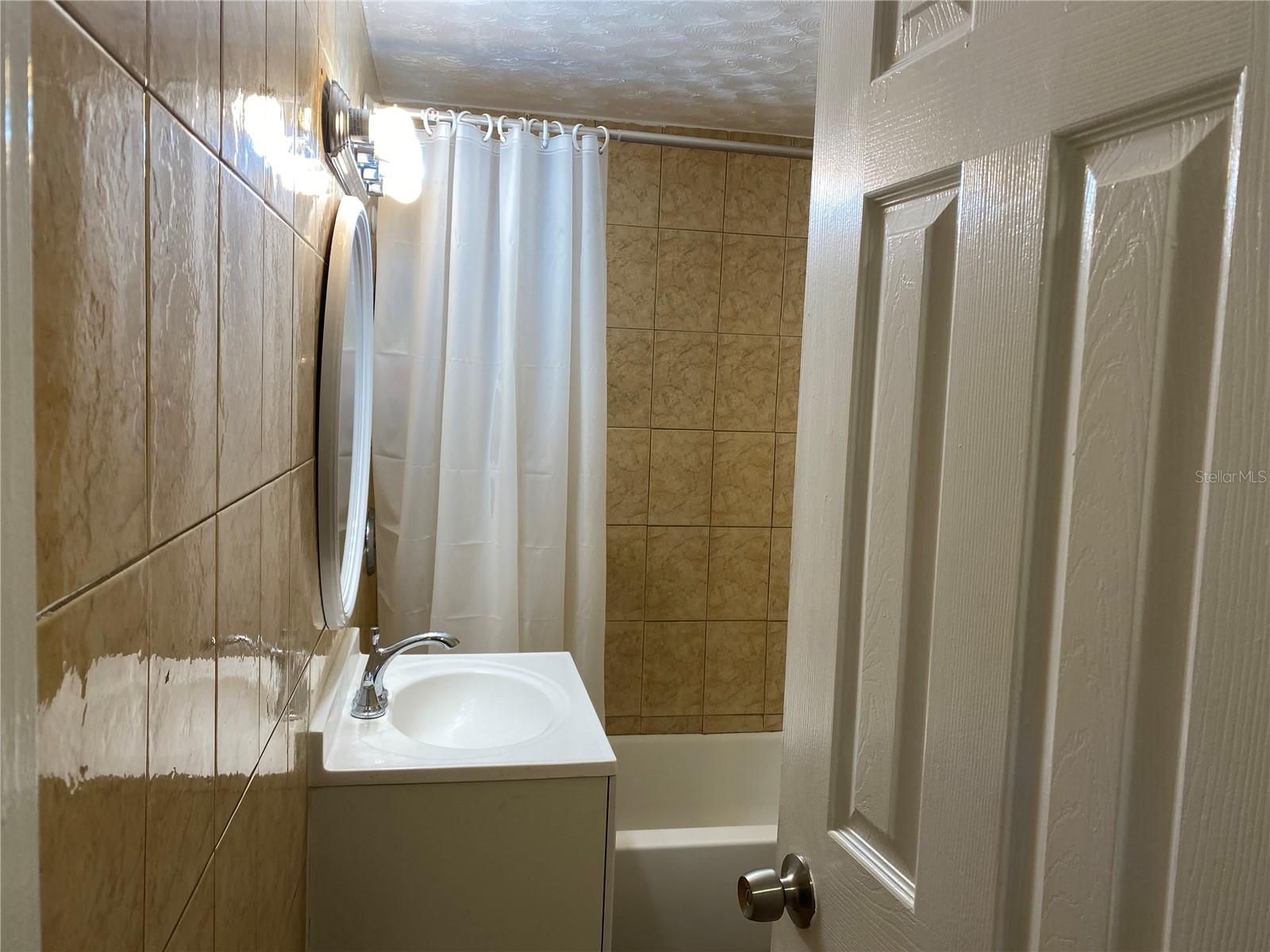 Image 33 of 50 For 3950 45th Avenue N