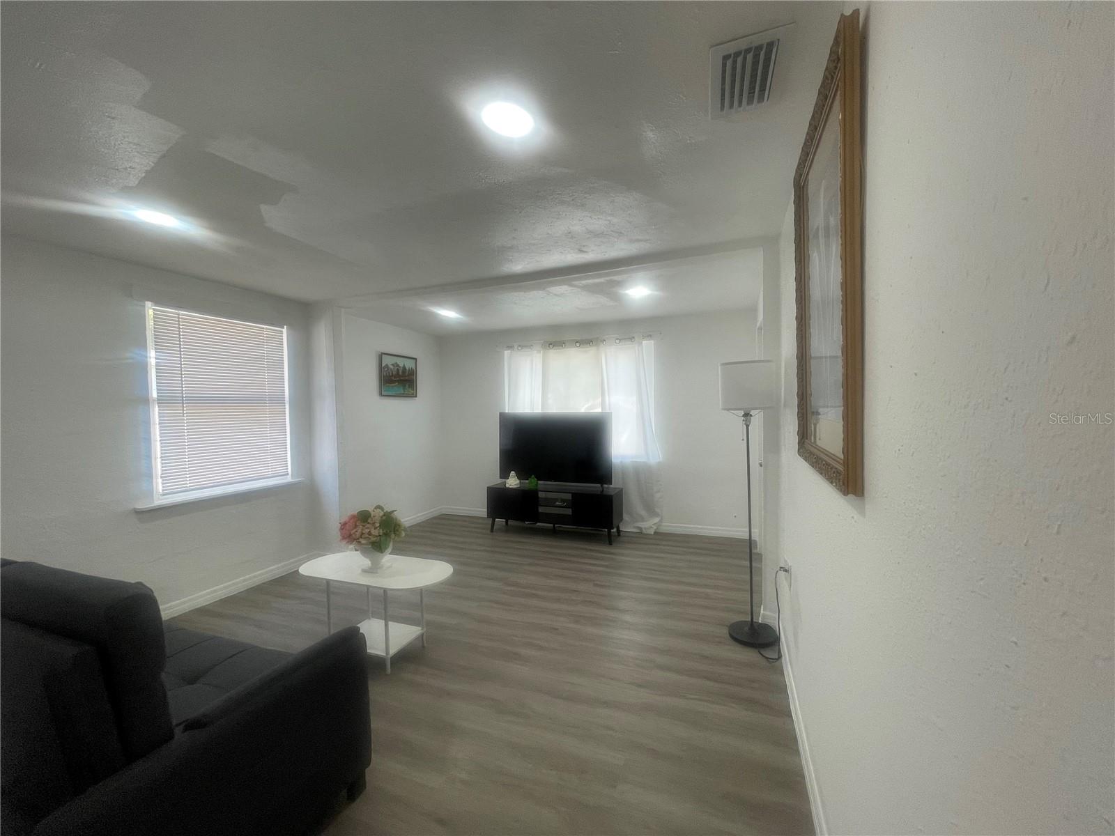 Image 4 of 50 For 3950 45th Avenue N