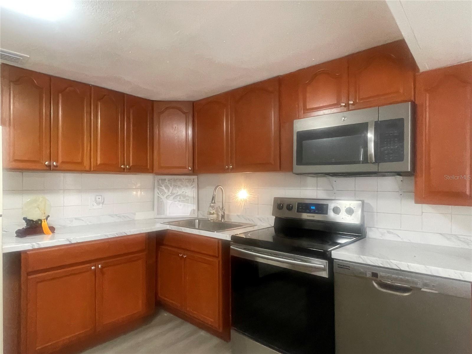 Image 9 of 50 For 3950 45th Avenue N