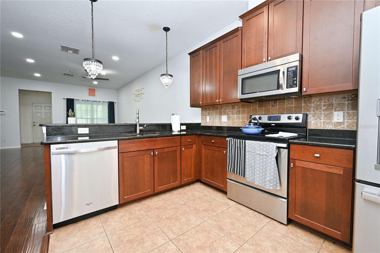 Image 14 of 45 For 12562 Streamdale Drive