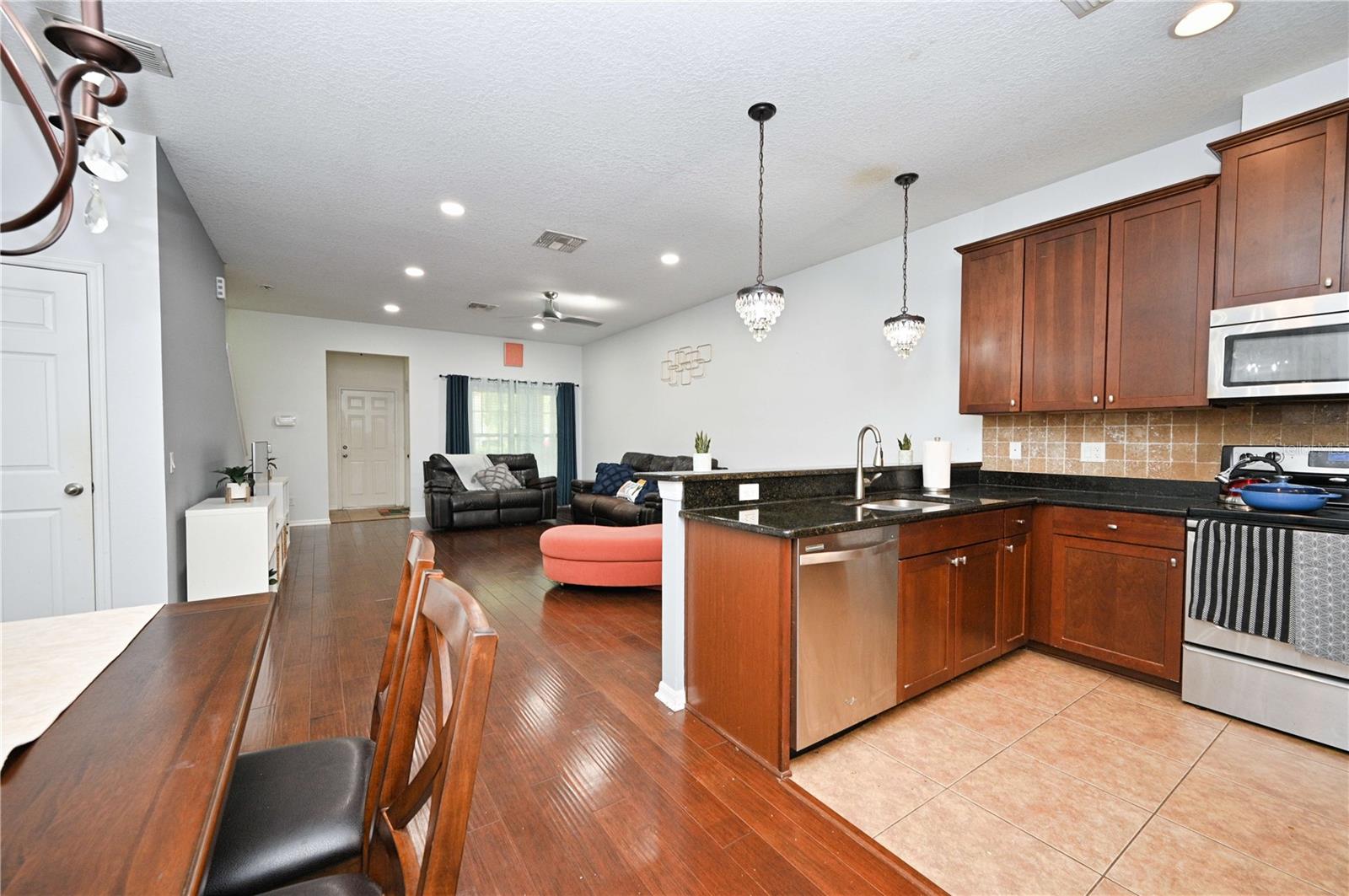 Image 18 of 45 For 12562 Streamdale Drive