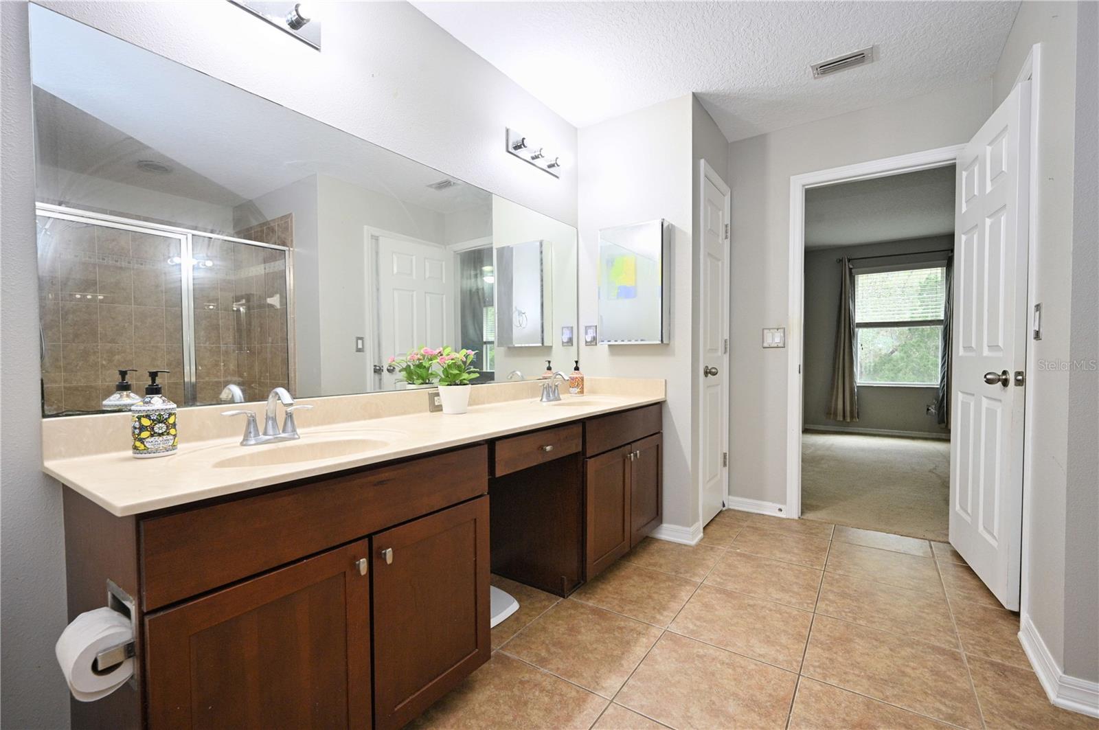 Image 25 of 45 For 12562 Streamdale Drive