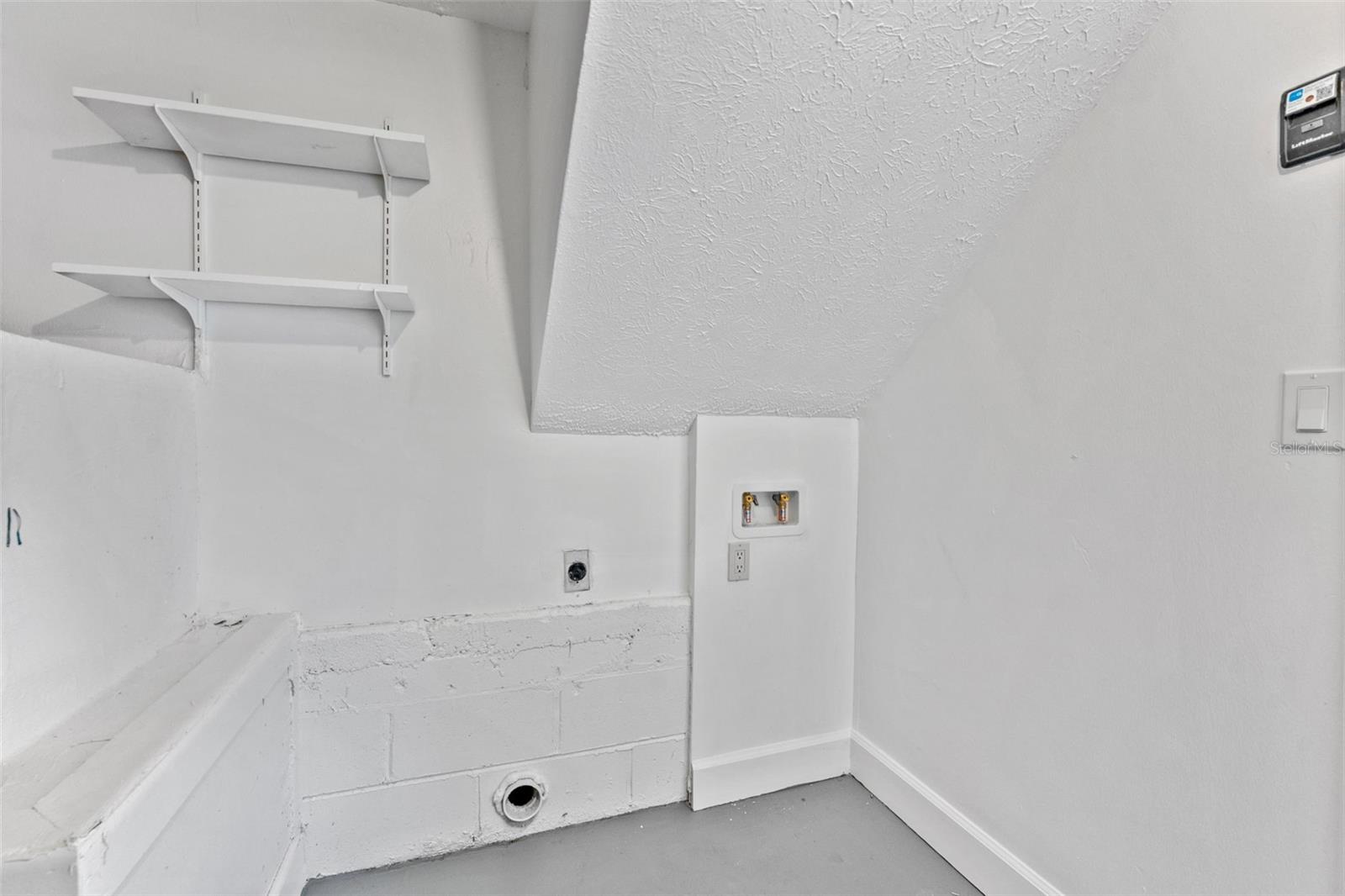 Image 25 of 36 For 6502 Spanish Moss Circle