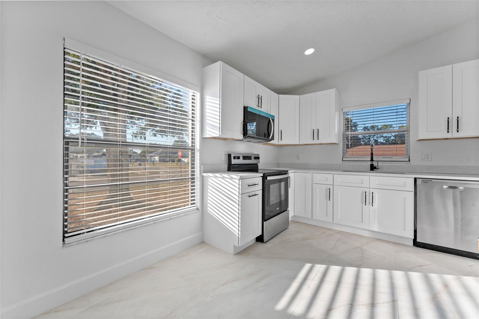 Image 6 of 36 For 6502 Spanish Moss Circle