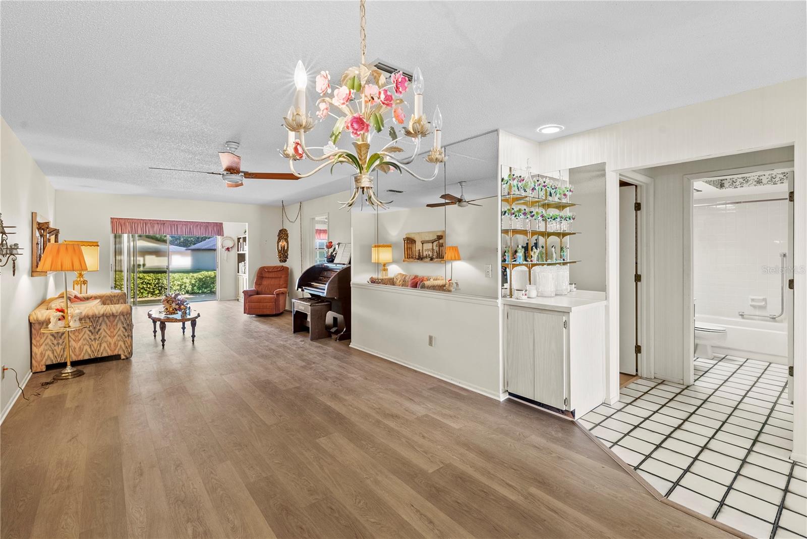 Image 12 of 100 For 3420 Stonehaven Court E D