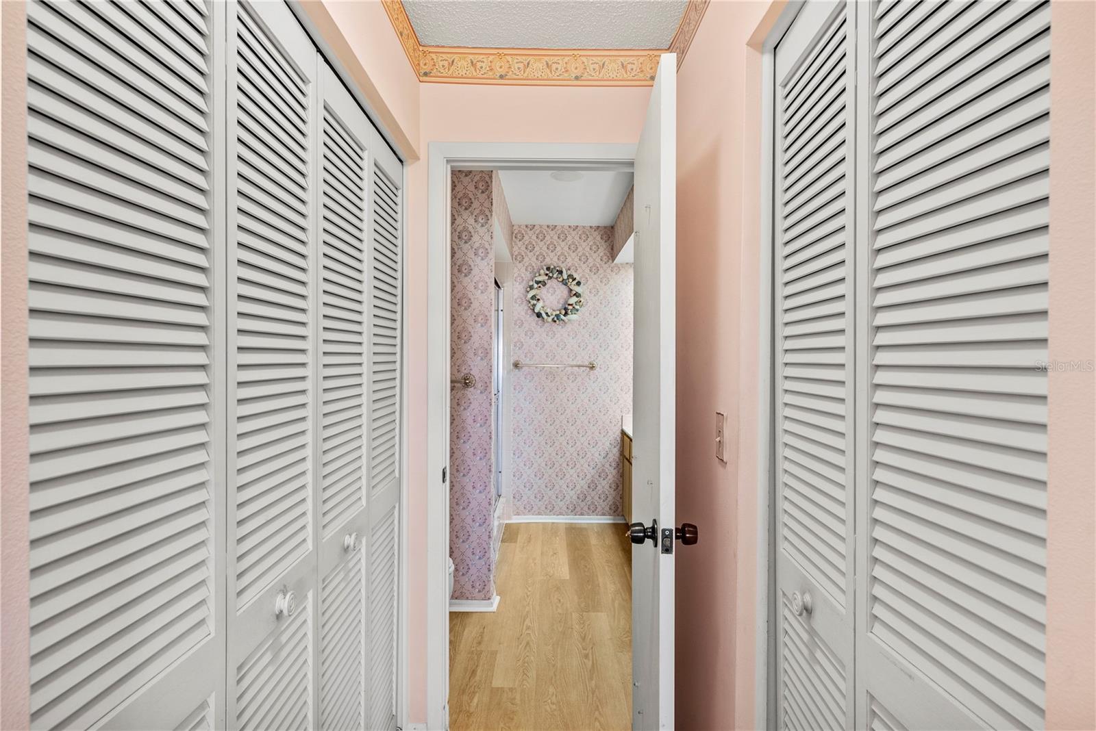 Image 24 of 100 For 3420 Stonehaven Court E D