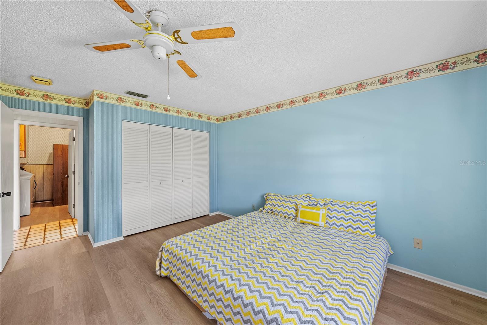 Image 28 of 100 For 3420 Stonehaven Court E D