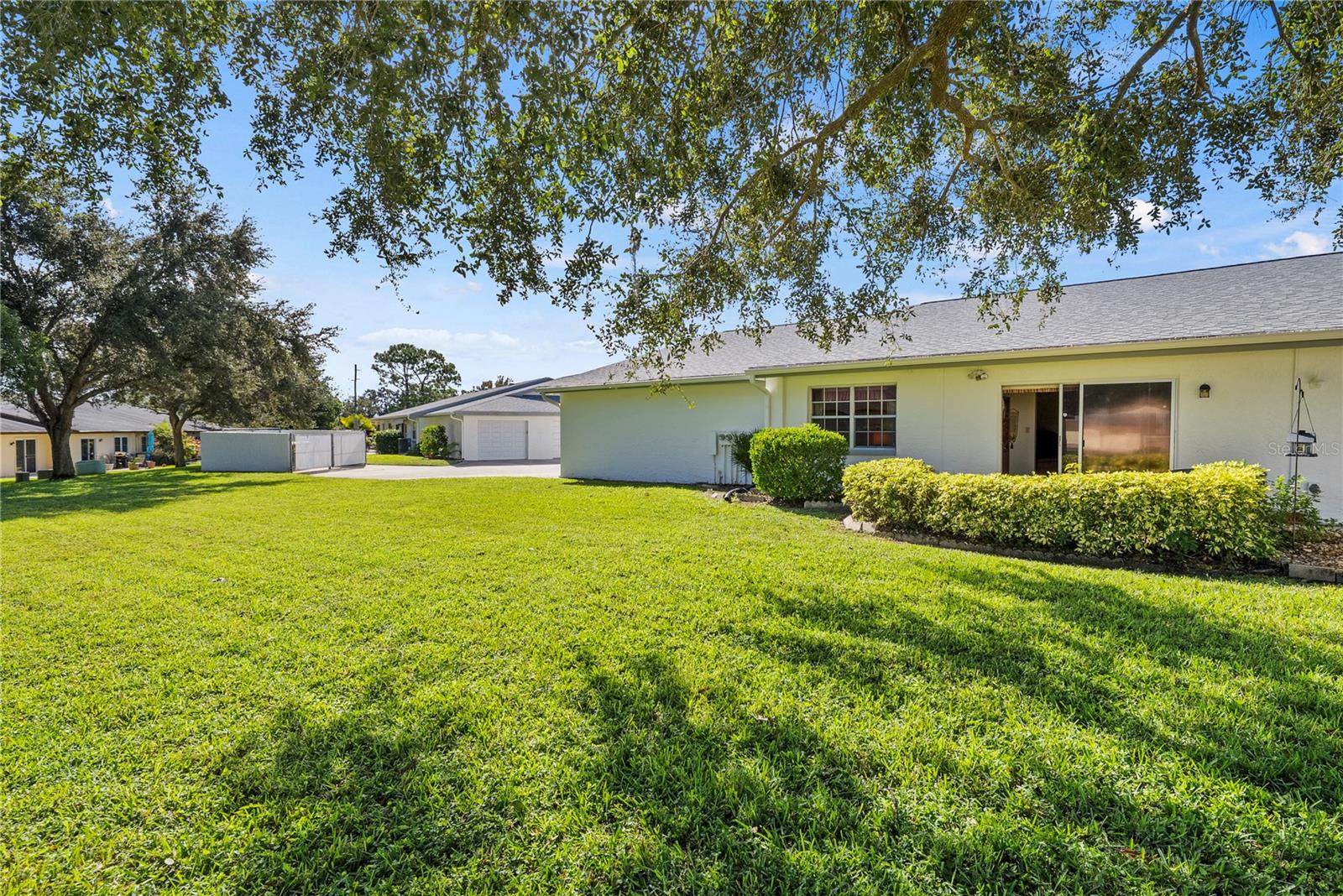 Image 32 of 100 For 3420 Stonehaven Court E D