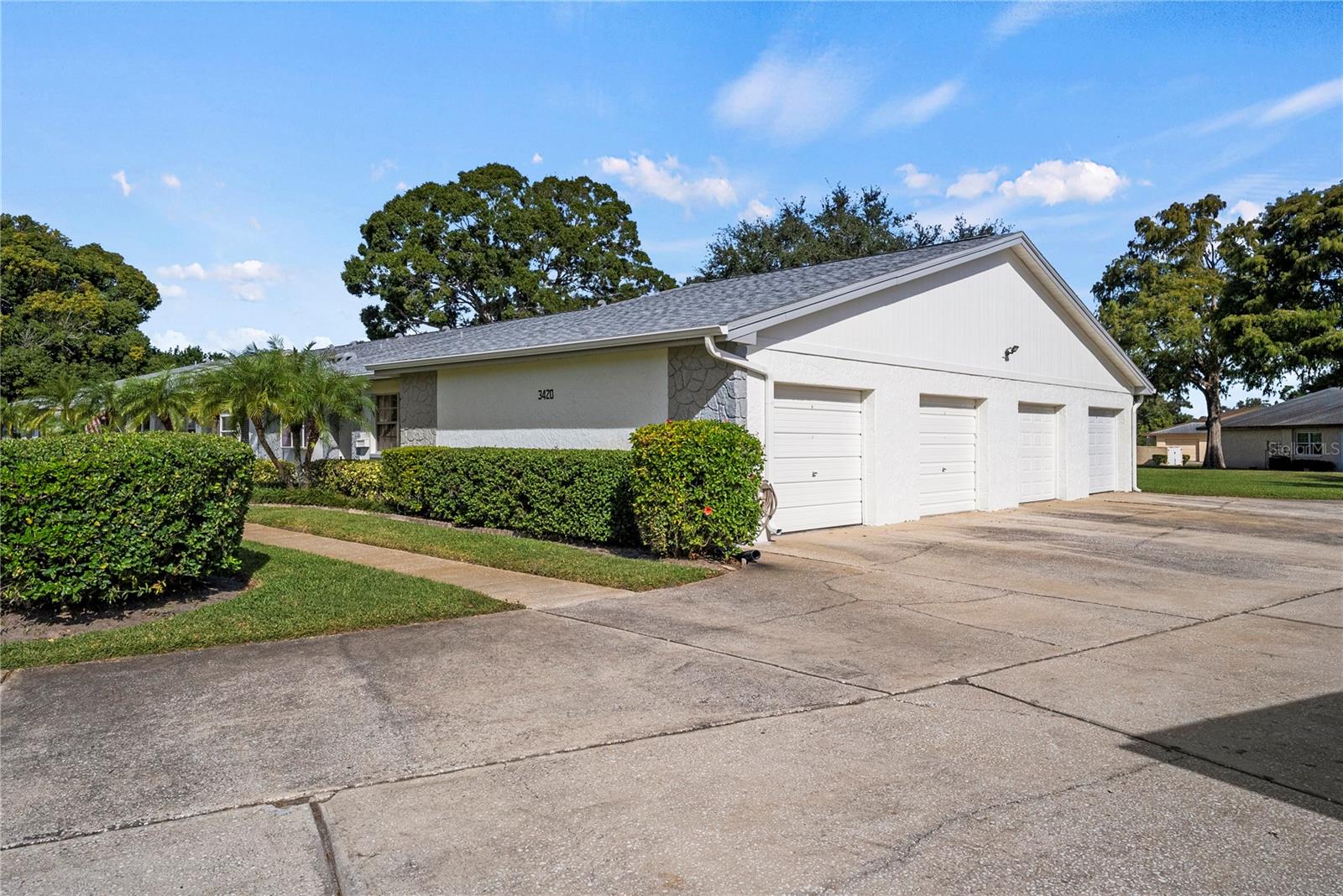 Image 33 of 100 For 3420 Stonehaven Court E D