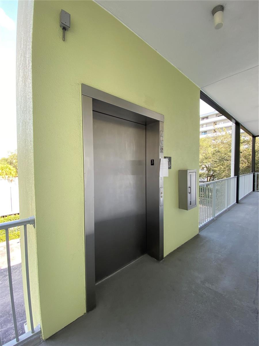 Image 39 of 64 For 1501 Doyle Carlton Drive 305