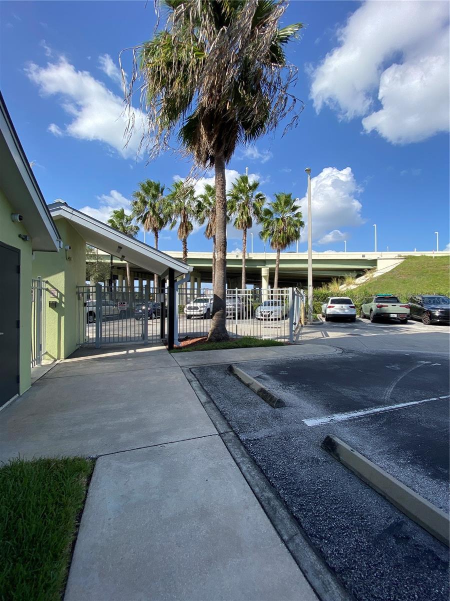 Image 46 of 64 For 1501 Doyle Carlton Drive 305