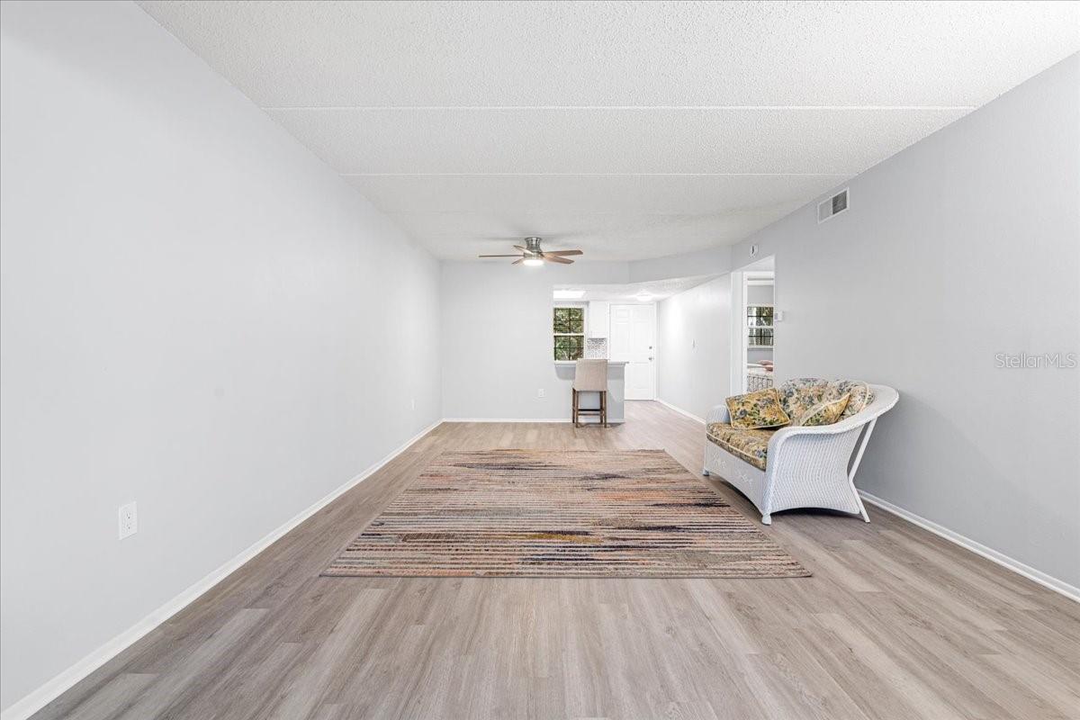 Image 13 of 37 For 821 Patricia Avenue 202