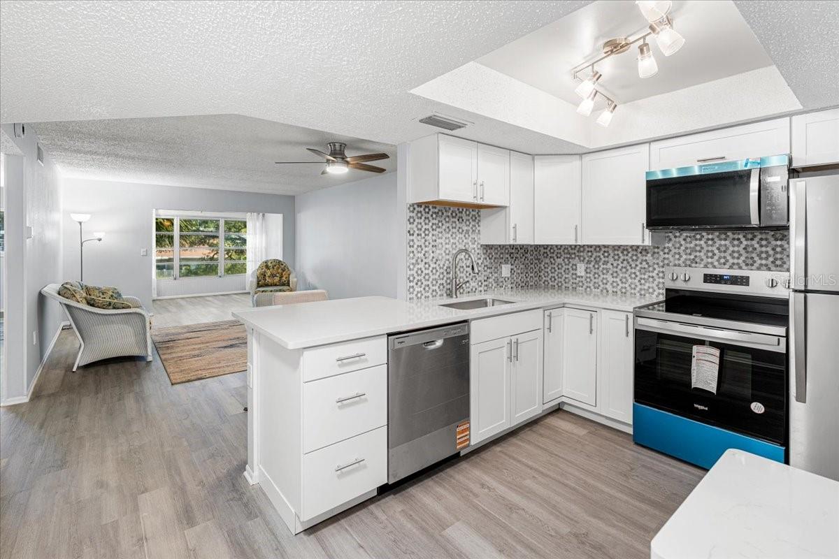 Image 6 of 37 For 821 Patricia Avenue 202