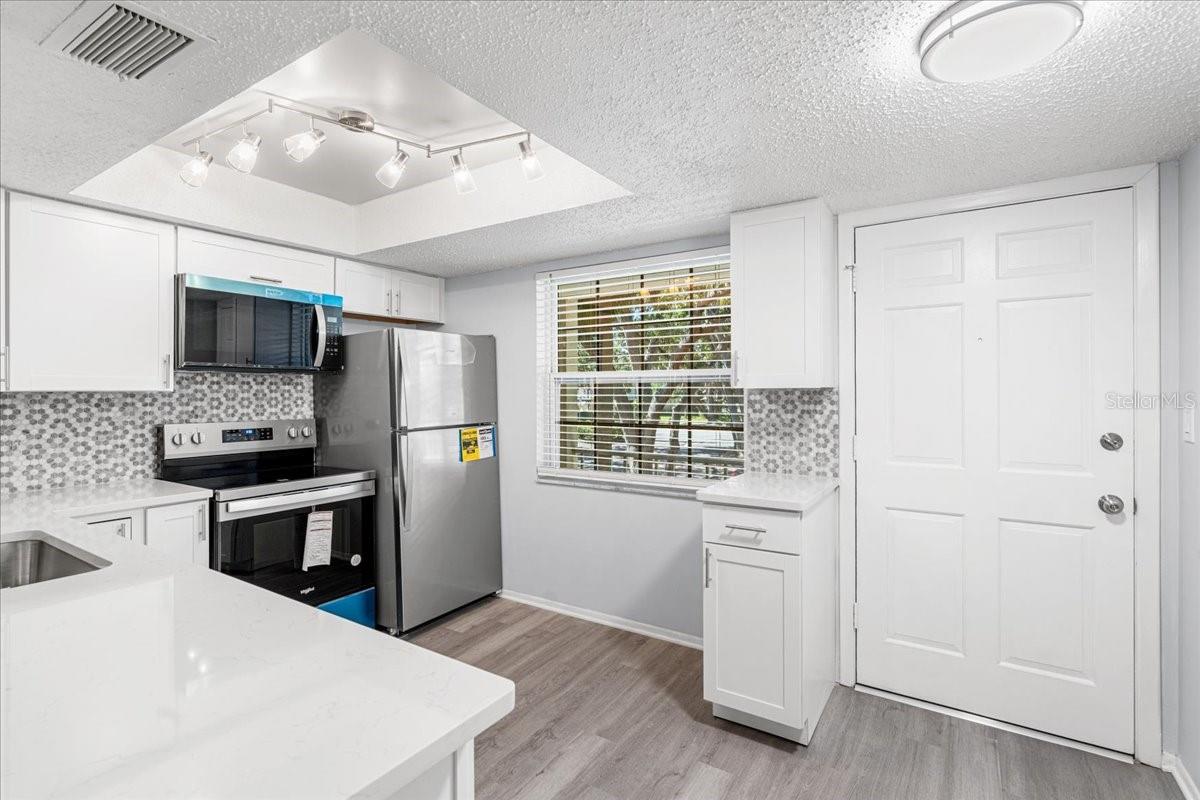 Image 8 of 37 For 821 Patricia Avenue 202