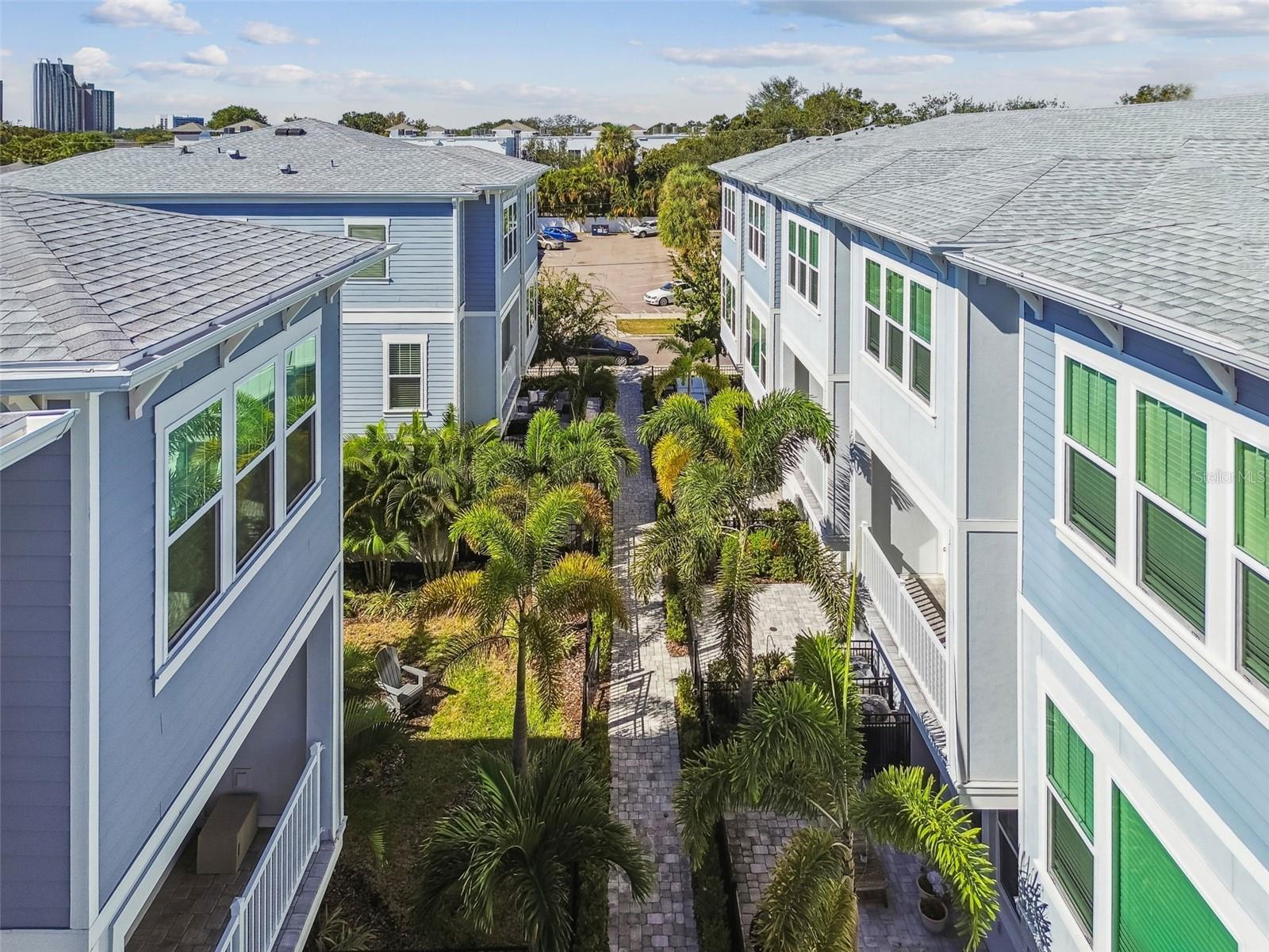 Image 25 of 26 For 208 Tampania Avenue 3