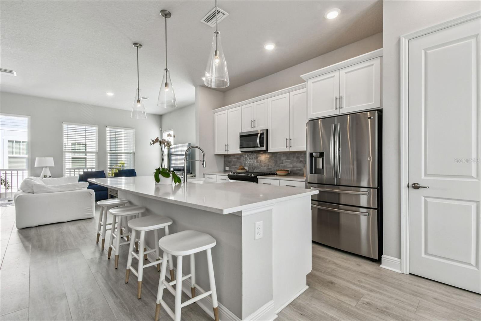 Image 5 of 26 For 208 Tampania Avenue 3