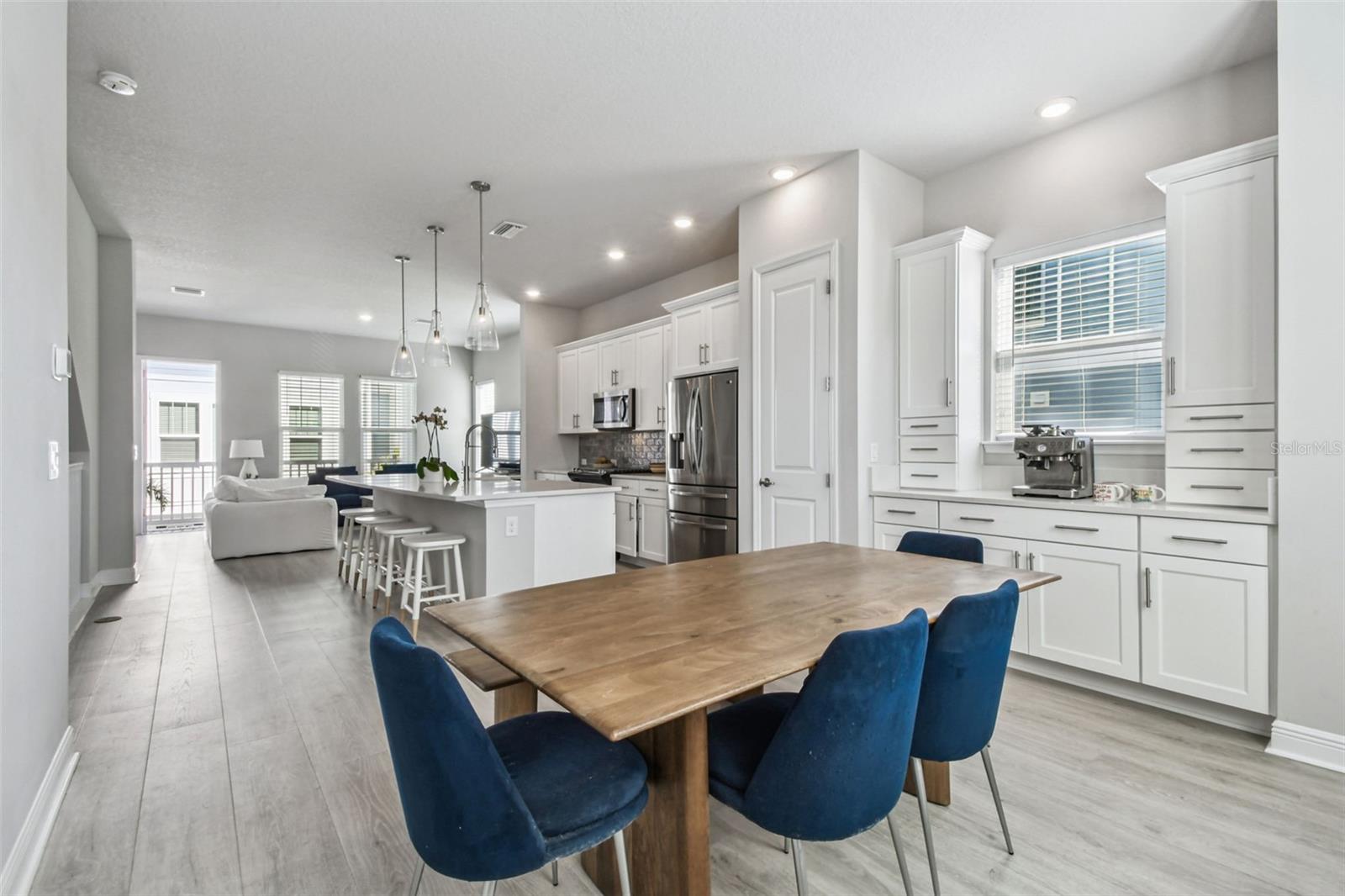 Image 7 of 26 For 208 Tampania Avenue 3