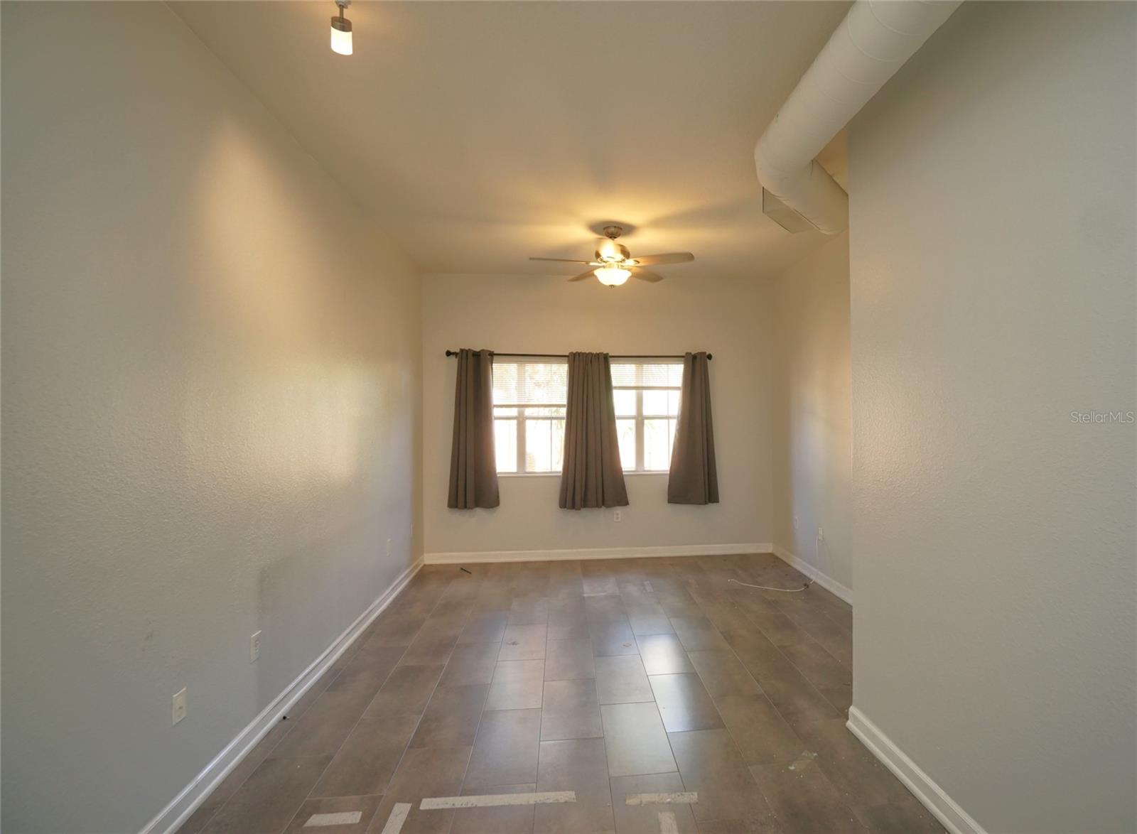 Image 12 of 16 For 2411 Horatio Street 539