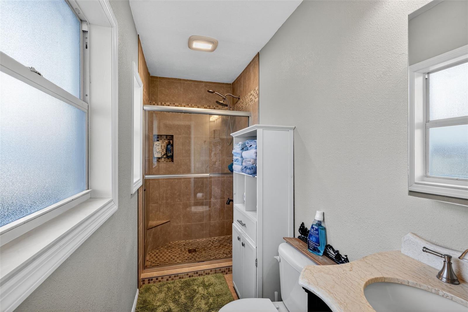 Image 15 of 28 For 13583 Croft Drive N